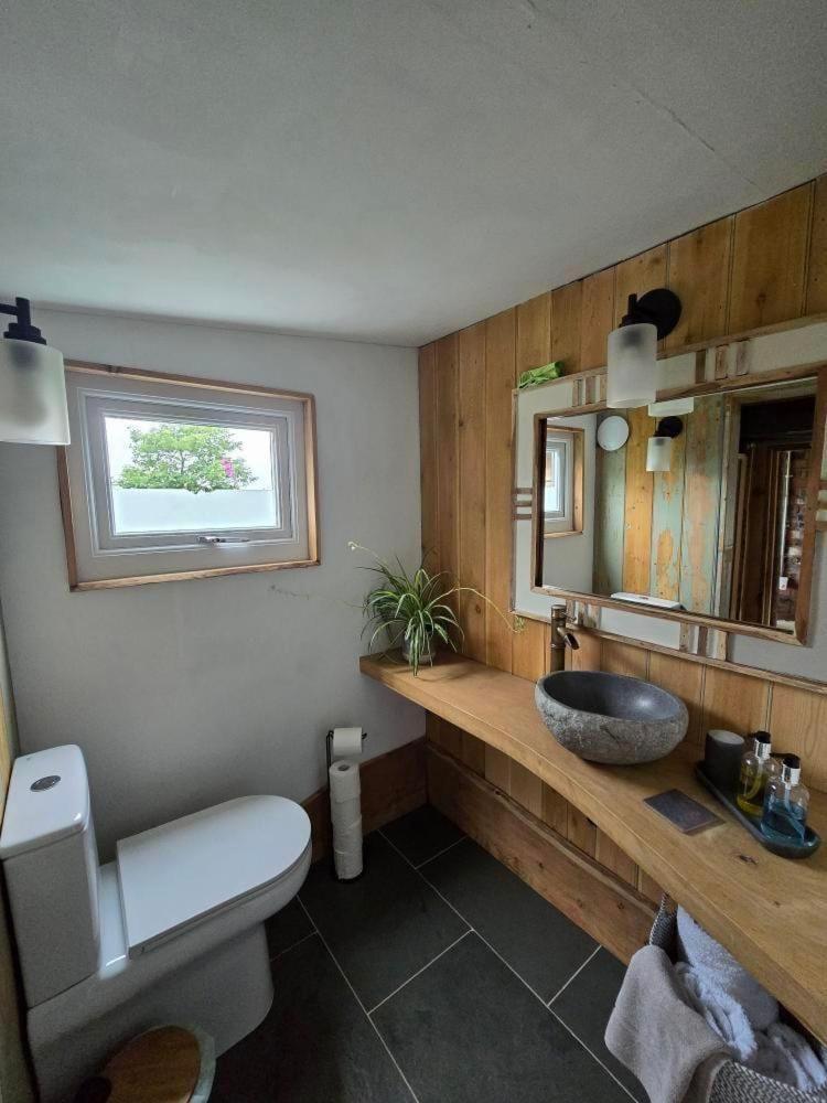 Апартаменты La'al Cabin, Tiny Home, Unique Space Eden Valley Cumbria *